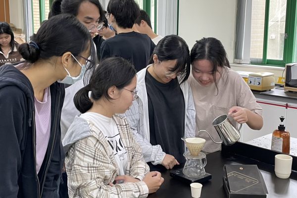 驗證中心咖啡與永續生活體驗日-學員手工體驗活動